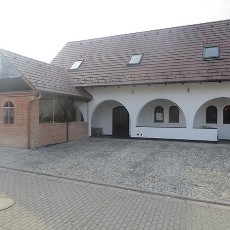 Mutěnice U Vinarstvi酒店 外观 照片